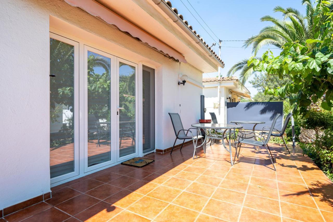 Complejo Colibri 8 Villa Кембрилс Екстериор снимка