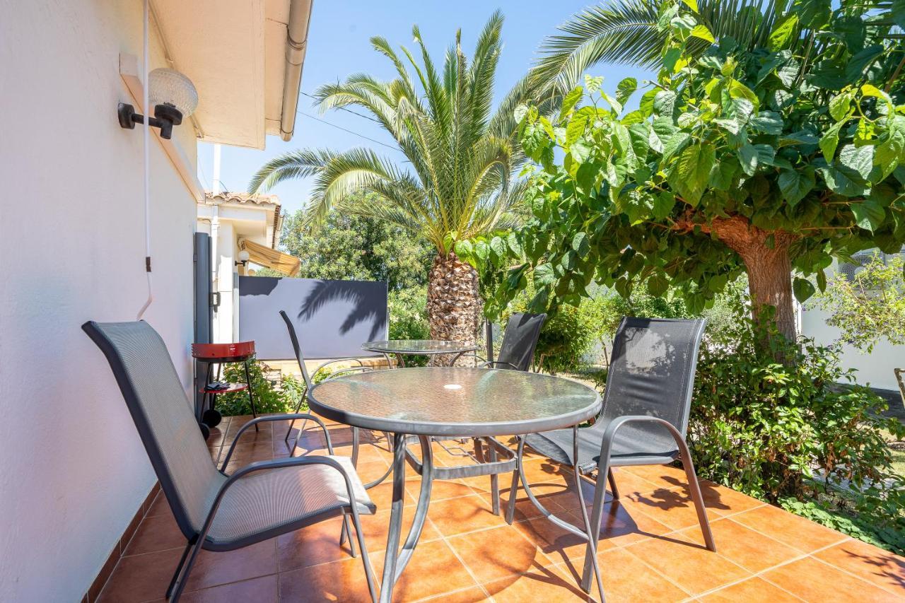 Complejo Colibri 8 Villa Кембрилс Екстериор снимка