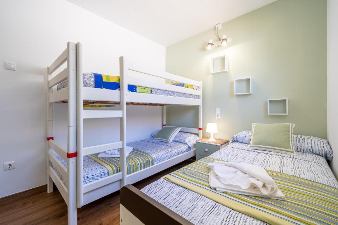 Complejo Colibri 8 Villa Кембрилс Екстериор снимка