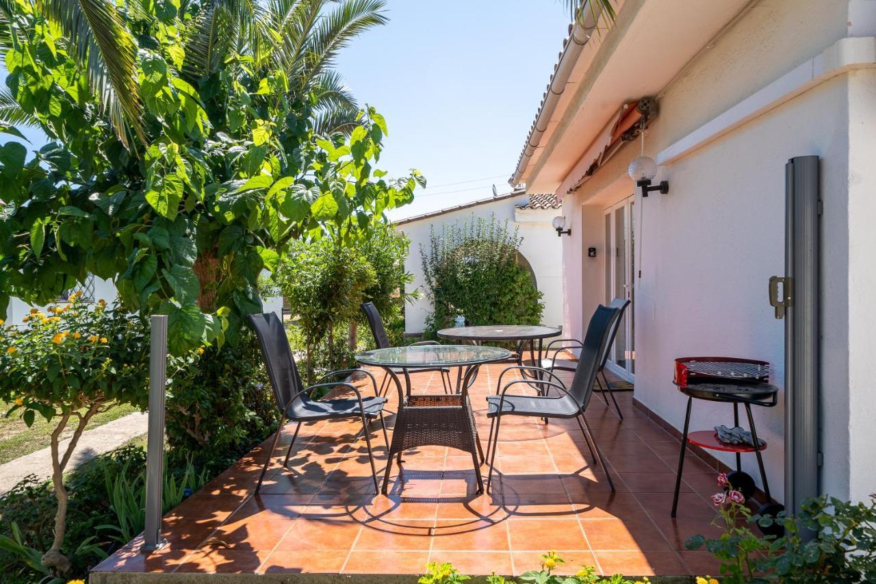 Complejo Colibri 8 Villa Кембрилс Екстериор снимка