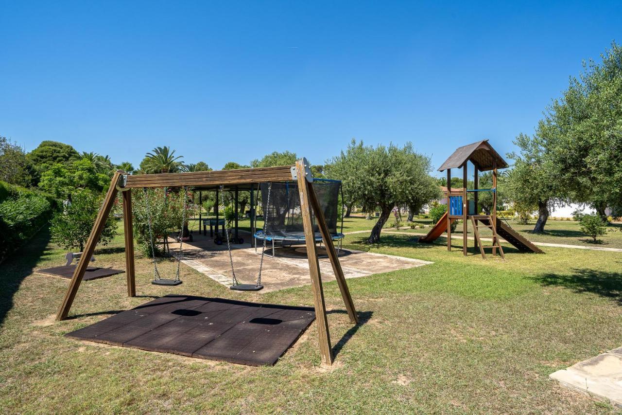 Complejo Colibri 8 Villa Кембрилс Екстериор снимка